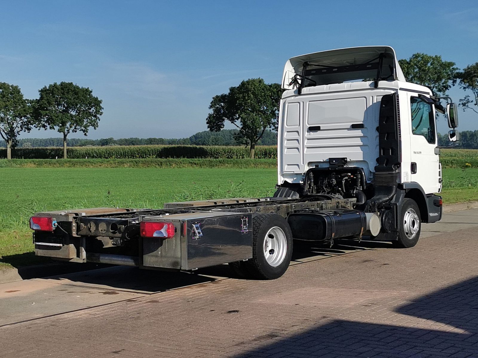 Used 2012 MAN TGL 8.220 8.8t e5 174 tractor truck