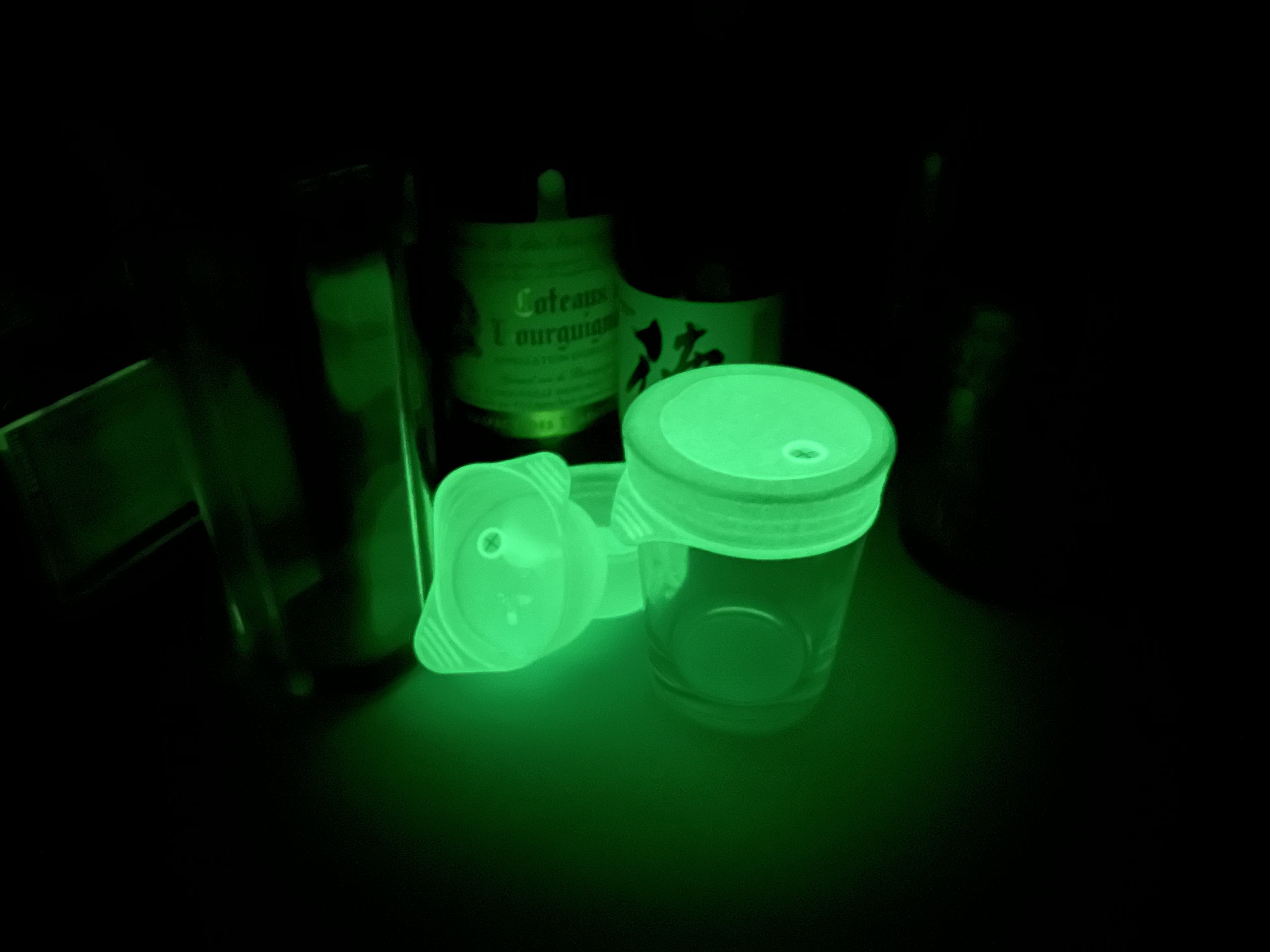 New Arrival Glow-in-the-dark Luminous Silicone Stretch Lid for Drink Cup Glass protection Cover Reusable