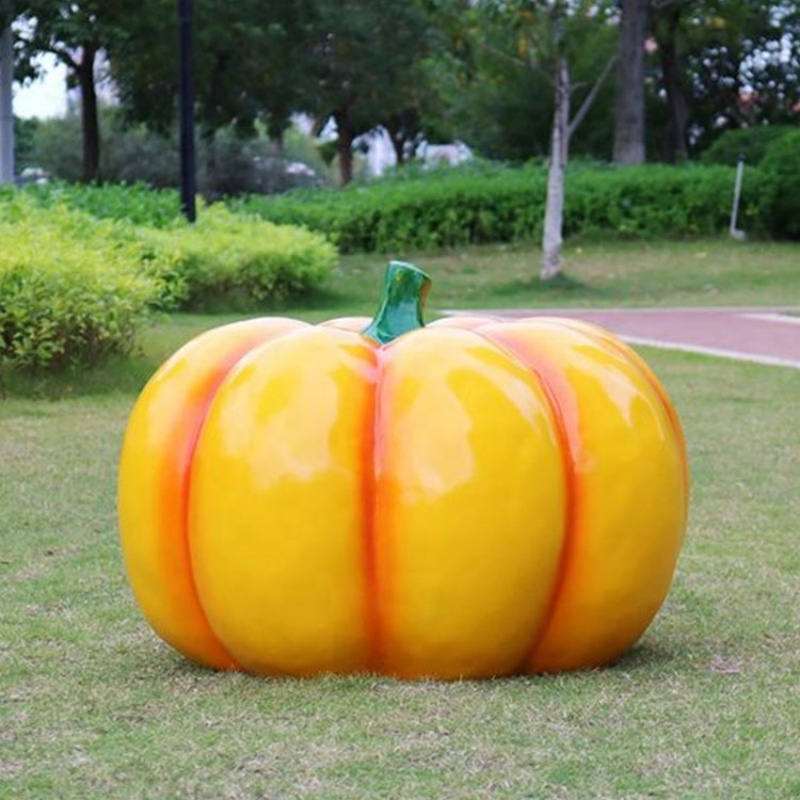 Hot sale custom Artificial Vegetables Fruit Pumpkin Strawberry Pineapple Sculpture outdoor mall fiberglass decoration