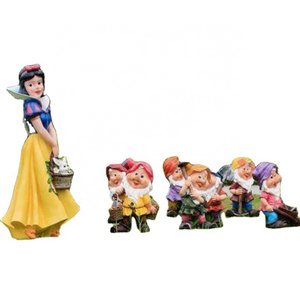 Custom Factory Fiberglass Cartoon Figure Bear Snow White Garden Big Resin Fiberglass Sculpture Realistic Outdoor Animal Statues