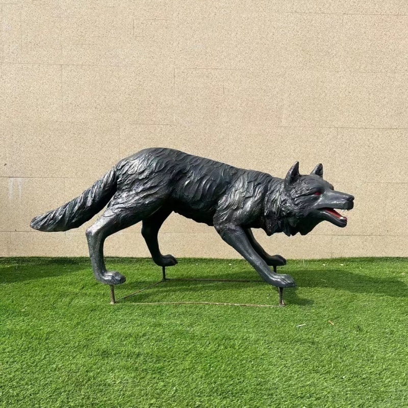 Customize hot sale life size resin animal statue Fiberglass Material wolf Fiberglass sculpture custom wolf statue