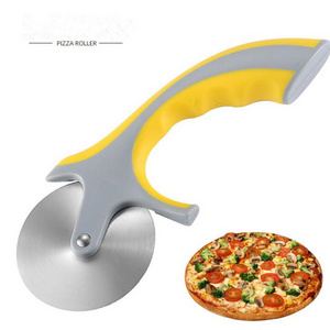 New Arrival pizza cutter stainless steel pizza knife wheeled pizza cutter in ABS material