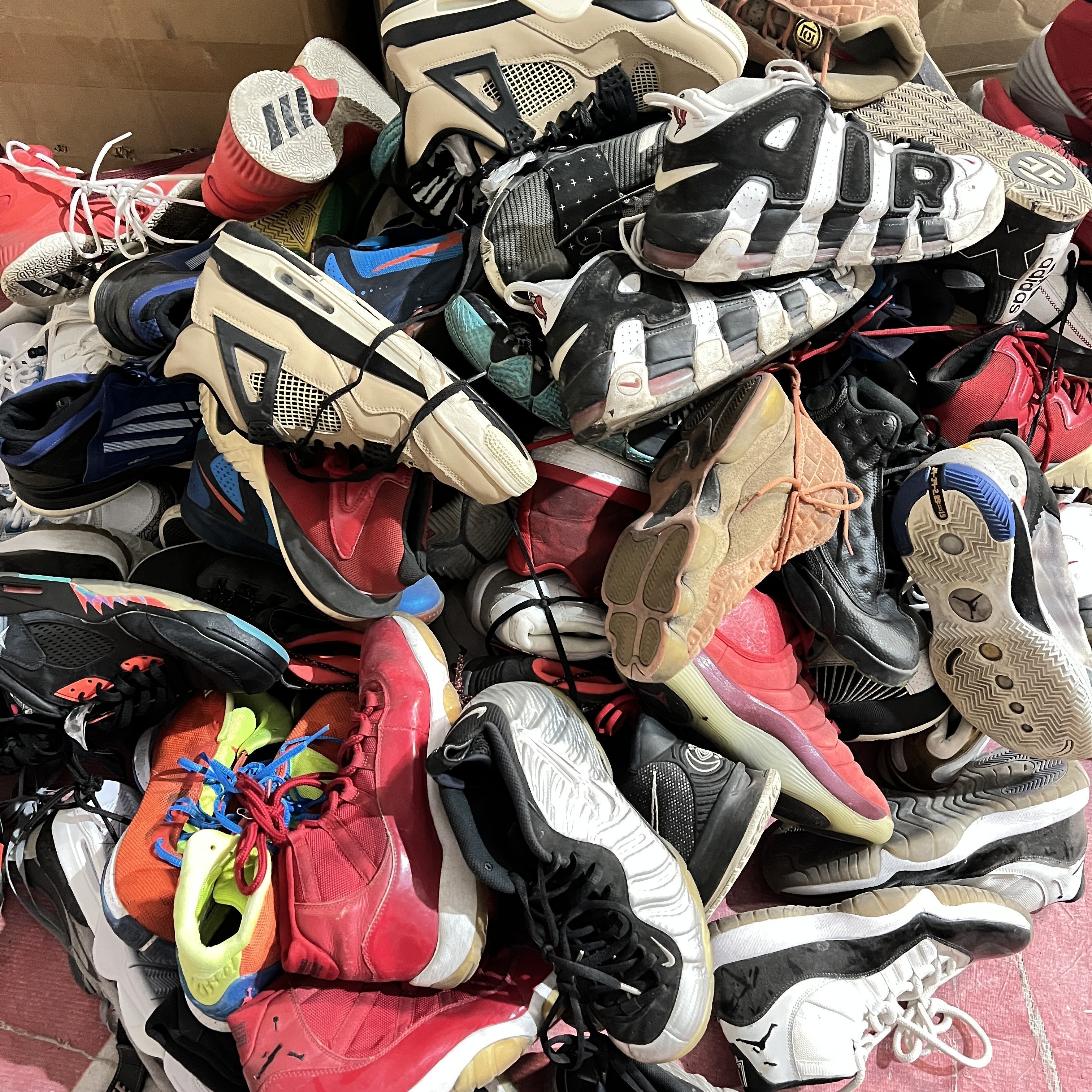 S04 international used basketball shoes bundle for men Branded Second Hand Men  Football Shoes In Bales Imported Shoes