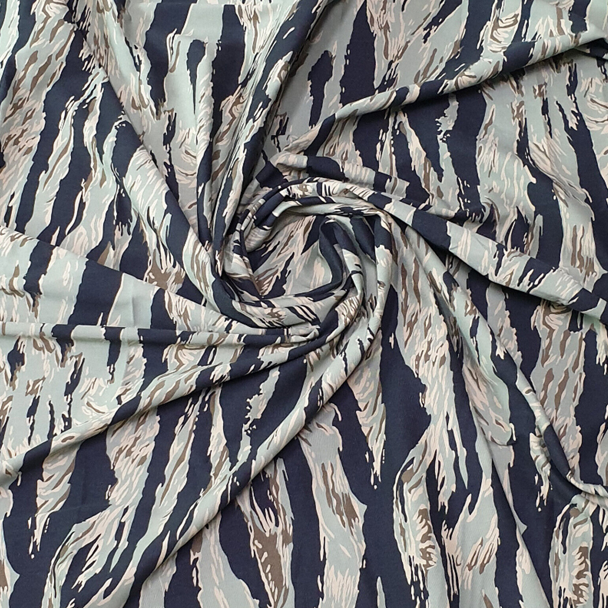 Yilong Fabric Factory Twill Style TC Polyester Cotton Water ABU Tiger Stripe Camouflage Fabric For Milispec Uniform