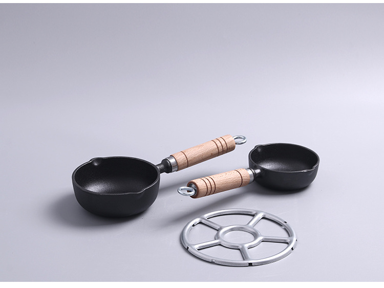 Hot Selling Nonstick Mini Oil Small Milk Soup Pot Cast Iron Sauce Pan With Wooden Handle