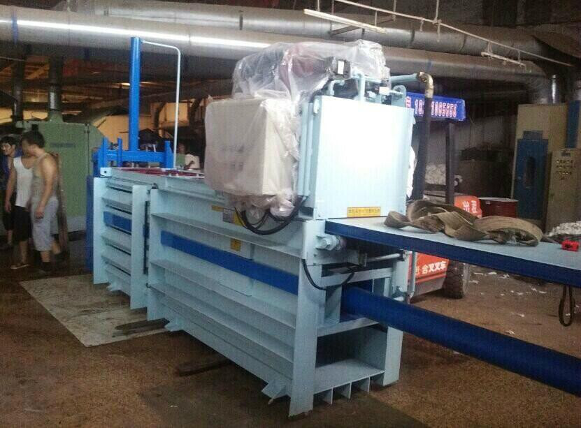 Newhaina Hydraulic Vertical Baling Machine Reliable Motor for Cotton and Fiber Baling for Used Clothes Manufacturing Plants