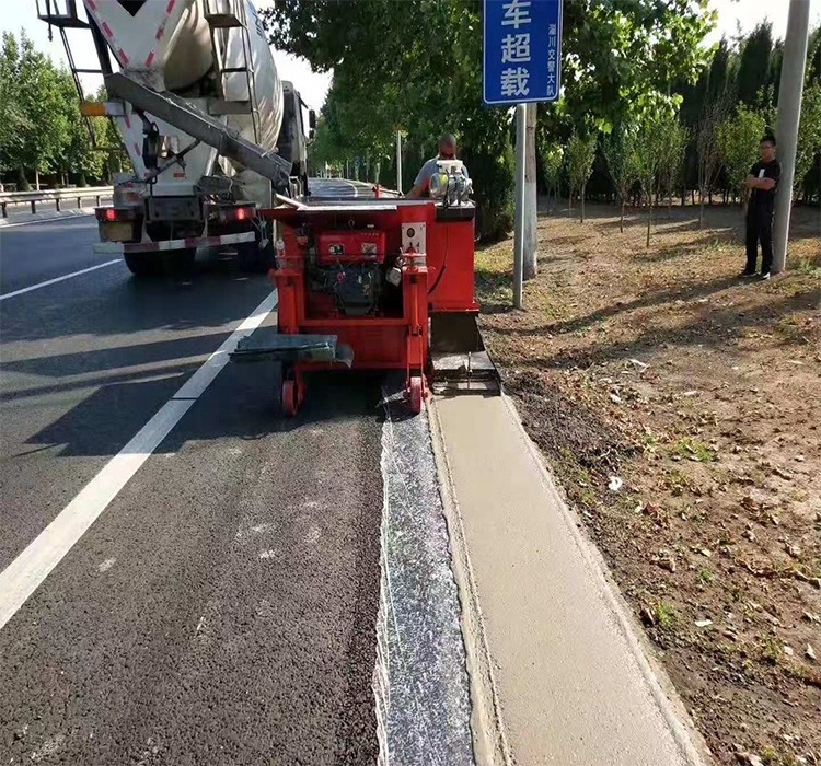 Concrete Paver Extruder Gutter Machine  / Automatic Concrete Road Curbing Machine