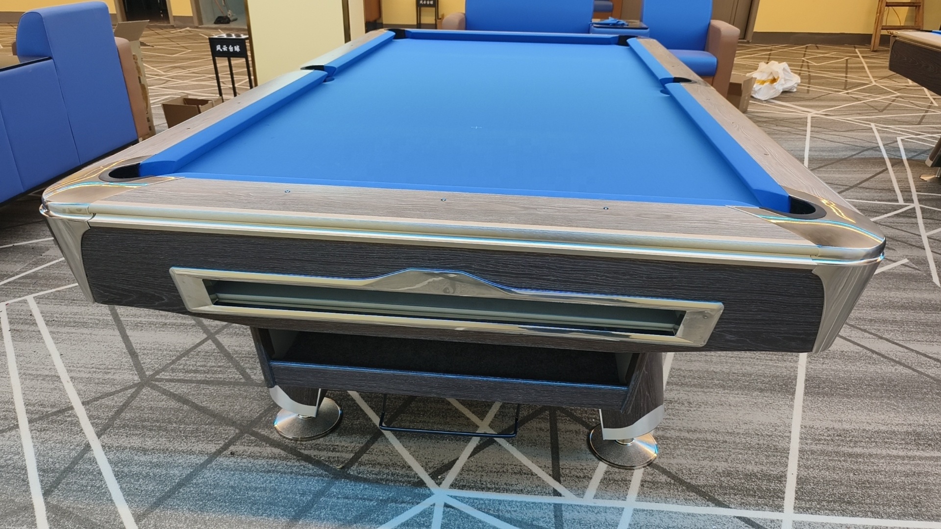 9ft Used Snooker & Billiard Tables French Billiard Pool Table for Sale Includes Snooker & Billiard Balls