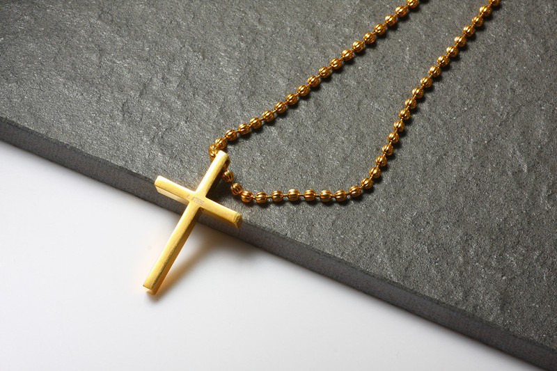 manufacturer customized Free Logo Fashion Gold plated Cross Pendant Simple Design Cross Jewelry for Men