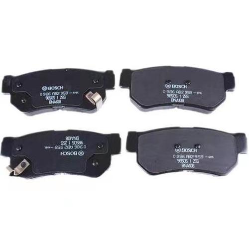 Smooth braking effect brake pad for tower crane