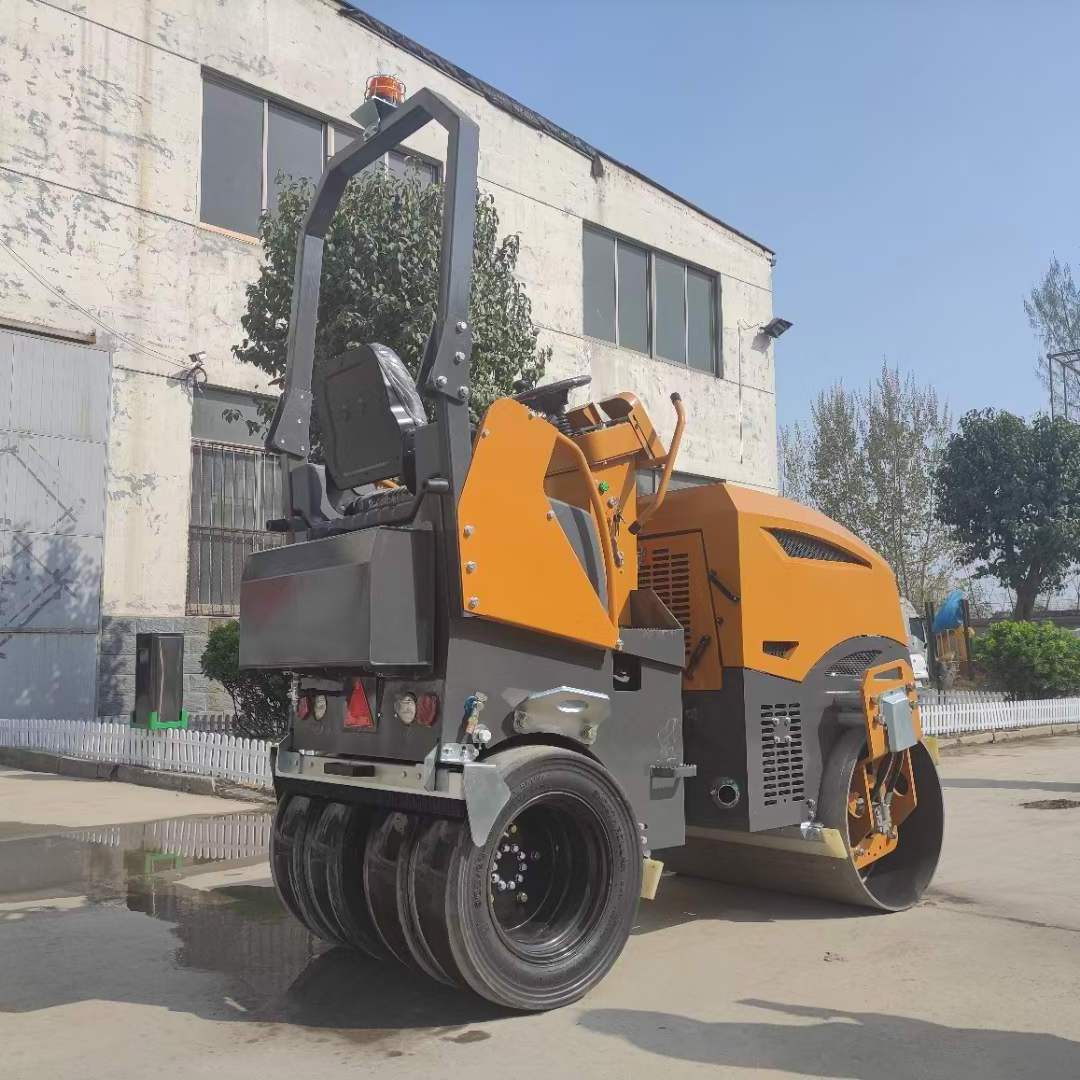 Manufacturer 2ton 2.5ton Asphalt Vibratory Drum Road Roller Compactor Rear Rubber Tire Road Roller