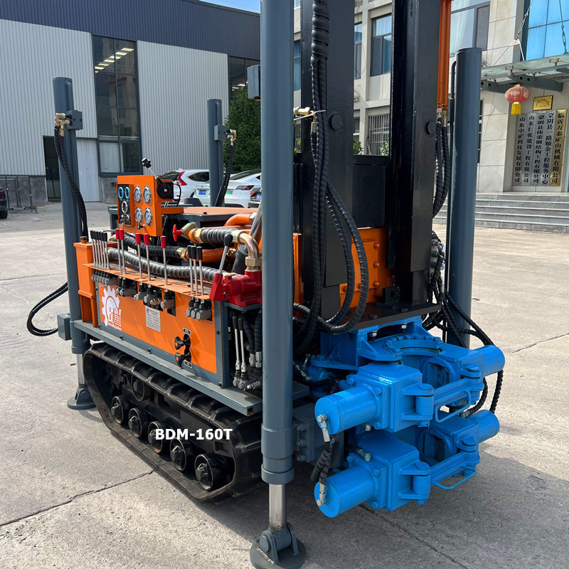 BDM-160T  Rubber belt track Household water drilling machine 150m depth cheap price pneumatic water well drilling rig