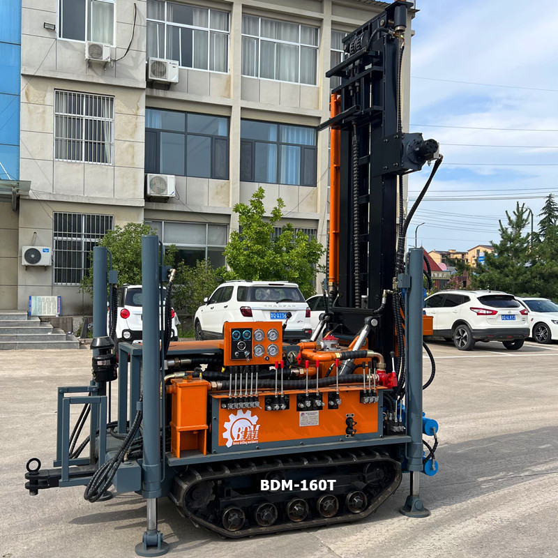 BDM-160T  Rubber belt track Household water drilling machine 150m depth cheap price pneumatic water well drilling rig