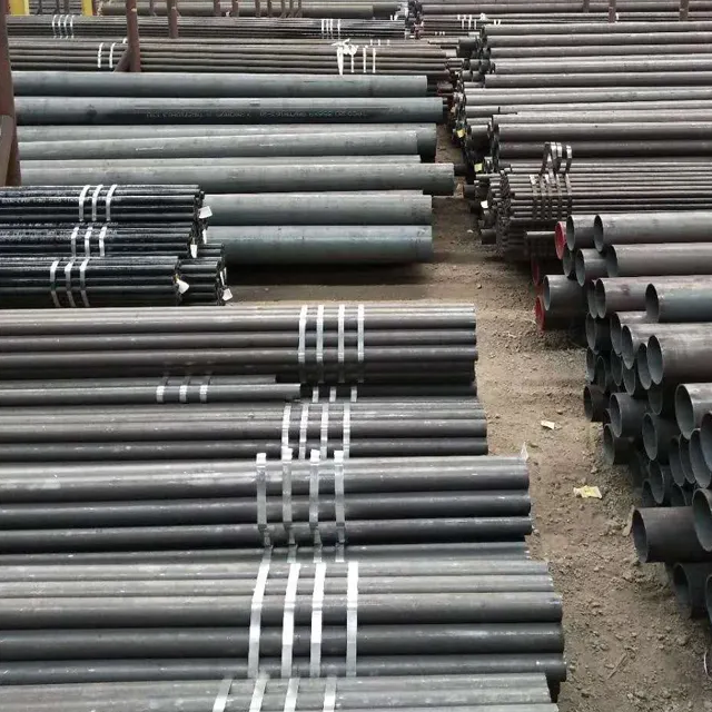 Hot selling  carbon steel pipe tube 28 inch   seamless steel pipe water well casing oil and gas