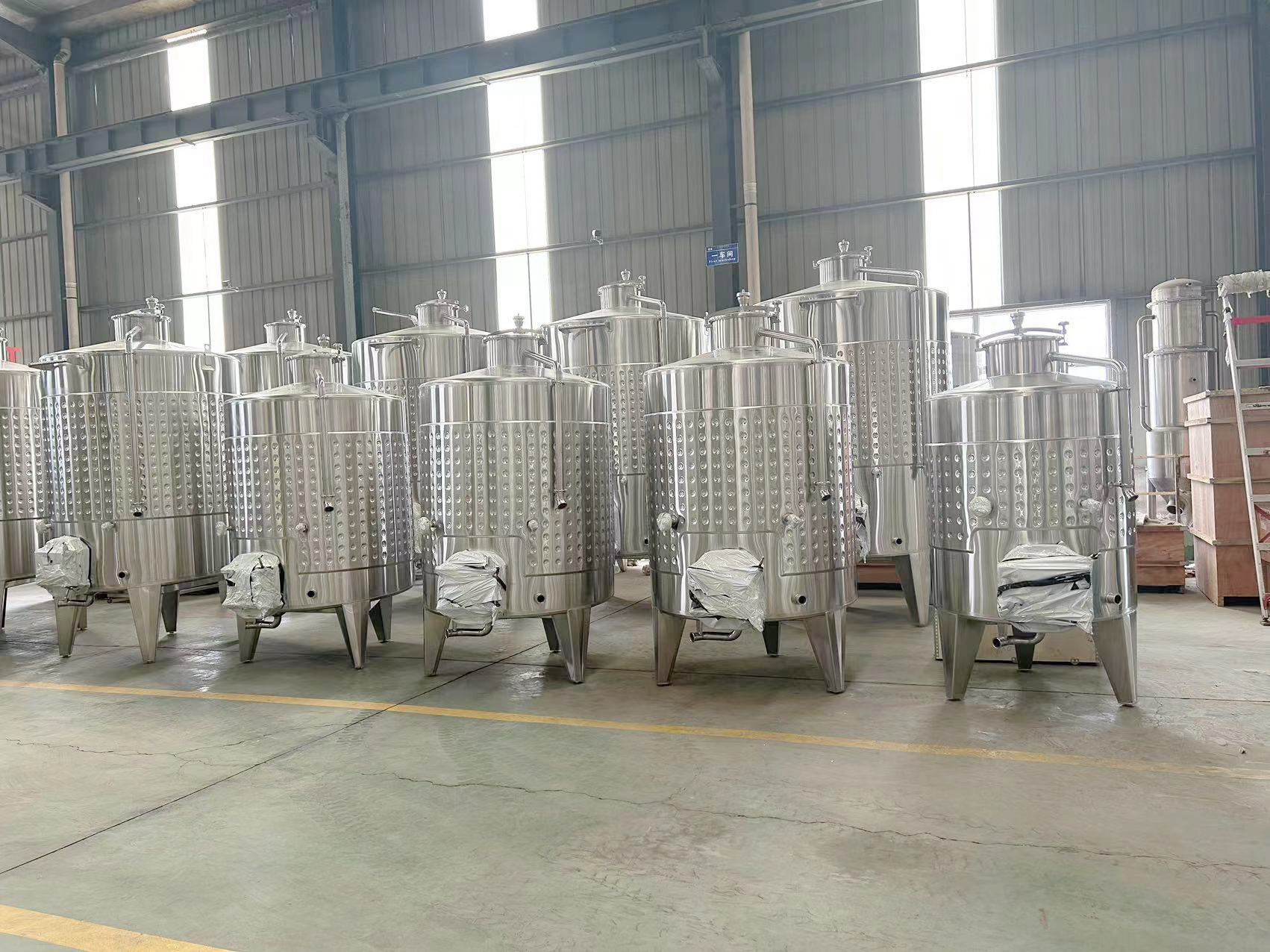 Factory Price Single Wall Stainless Steel 304/316L Wine Storage Tanks 1000L-10000L 2000L 500L 300L 5000L 3000L Wine Storage