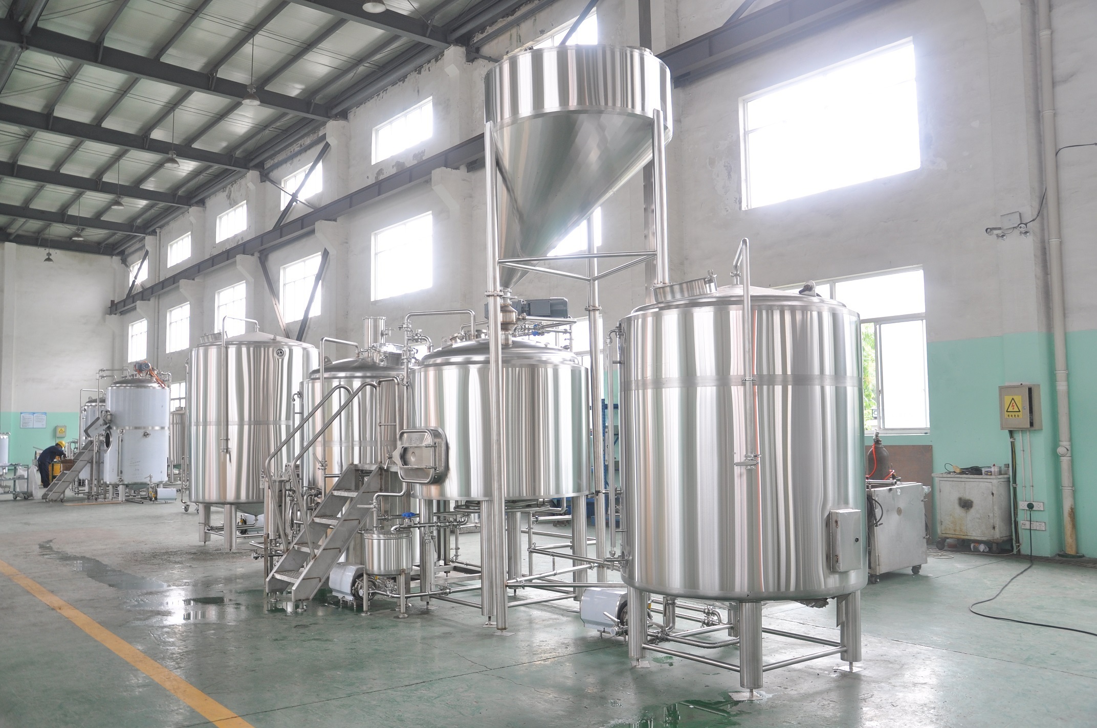 Direct Fired 15bbl Turnkey Beer Brewing System Competitive Price for Beer Manufacturing Plants with Capacities