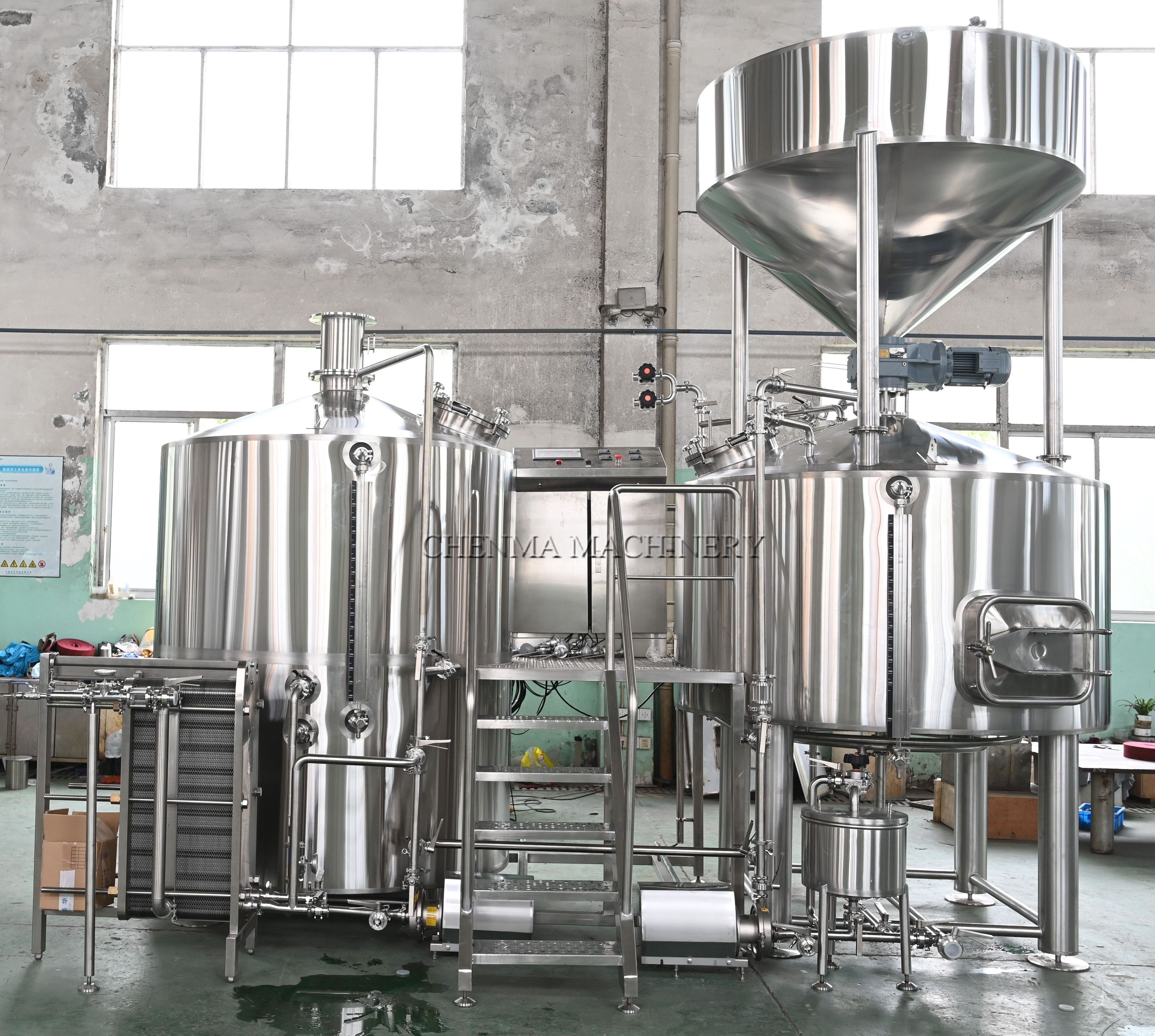 Craft Beer Brewing Equipment Stainless Steel Conical Fermenters Horizontal Serving Tanks Industrial Fermentation Brewhouse Beer