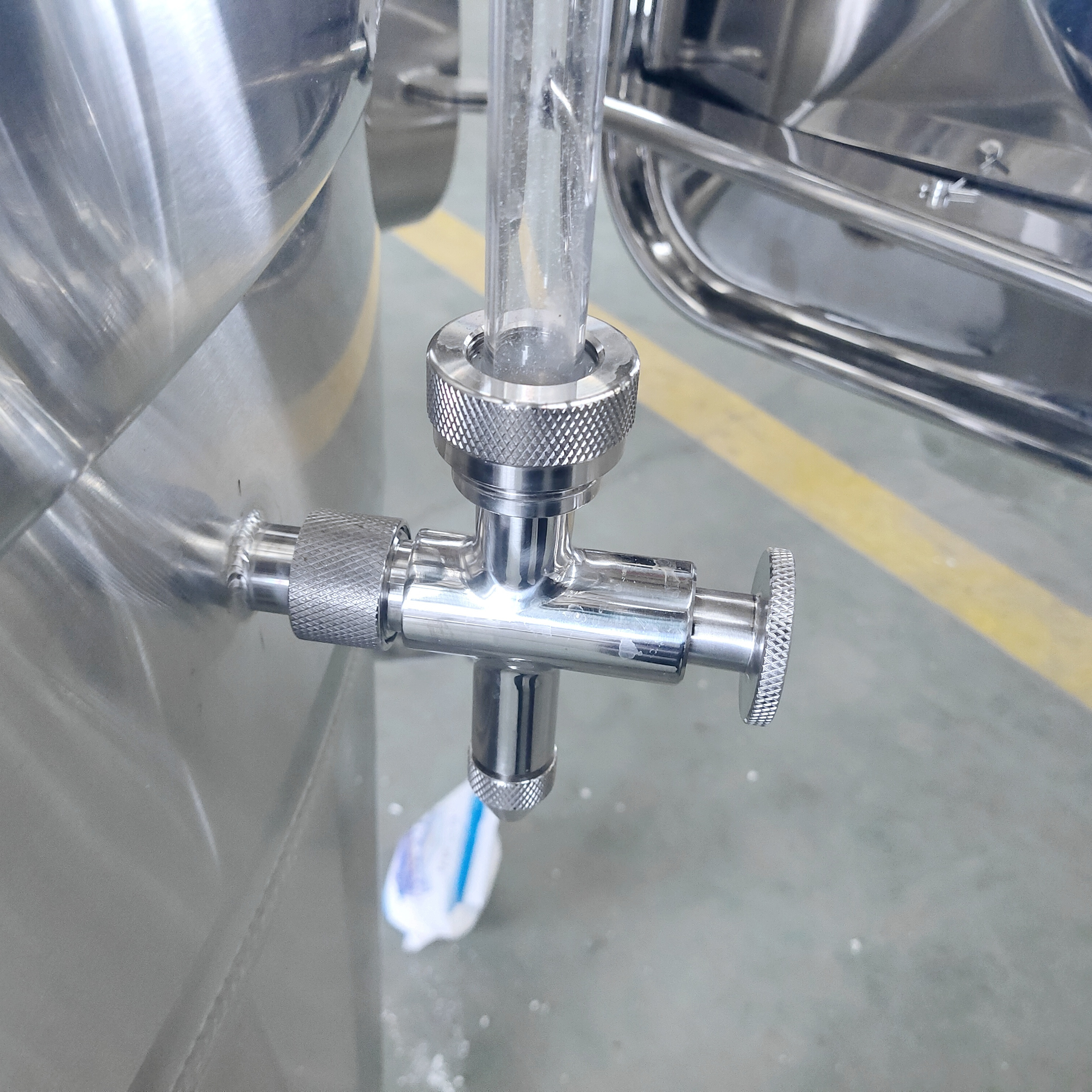 Customizable 100l 200l 250l 300l 400l 500l 600l 800l 1000l Stainless Steel Jacketed Conical Beer Fermentation Tank