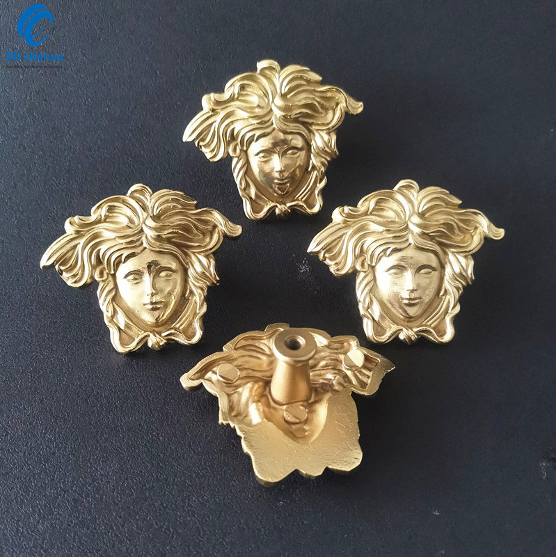 China Bulk Gold Medusa Drawer Knobs for Furniture