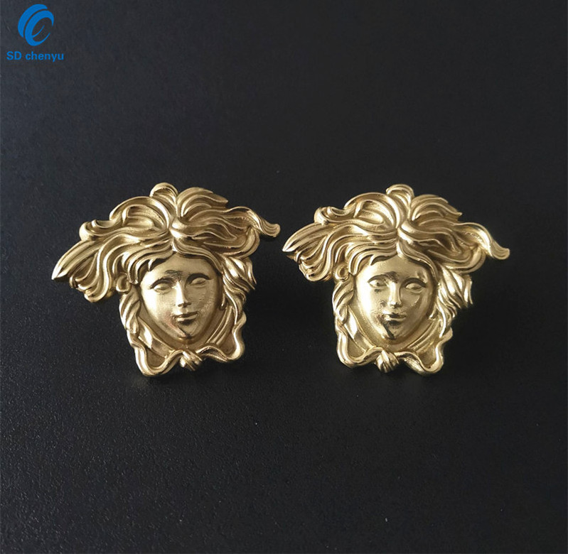 China Bulk Gold Medusa Drawer Knobs for Furniture