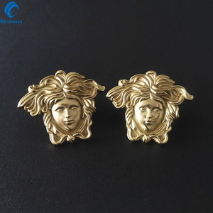 China Bulk Gold Medusa Drawer Knobs for Furniture