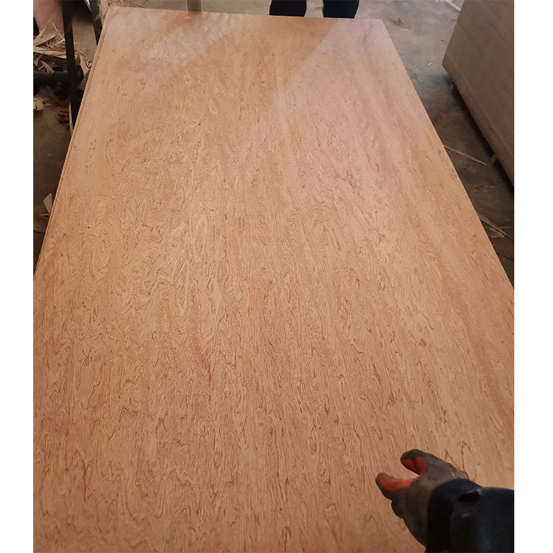 Linyi New Style 18mm Bintangor / Okoume/pine Wood Veneer Faced Plywood Commercial Plywood