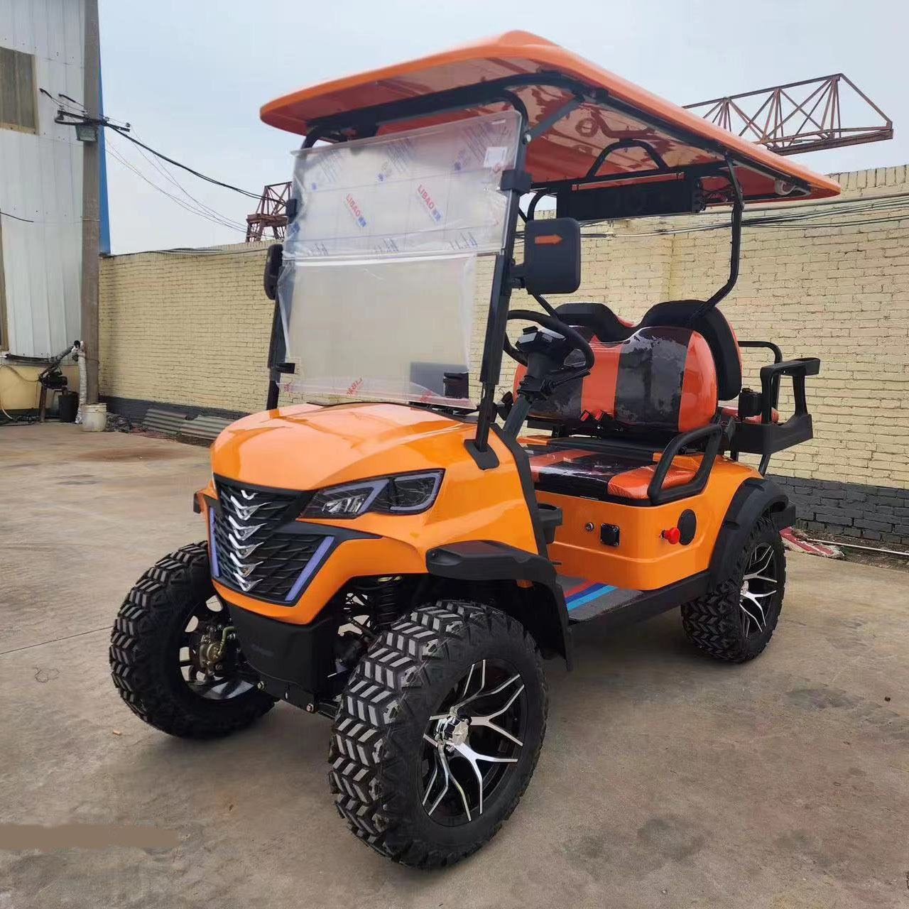 2023 China Hot Sale Left and Right Hand Driving Golf Cart 4/6 Seats 4 Wheels Mini Luxury Golf Cart