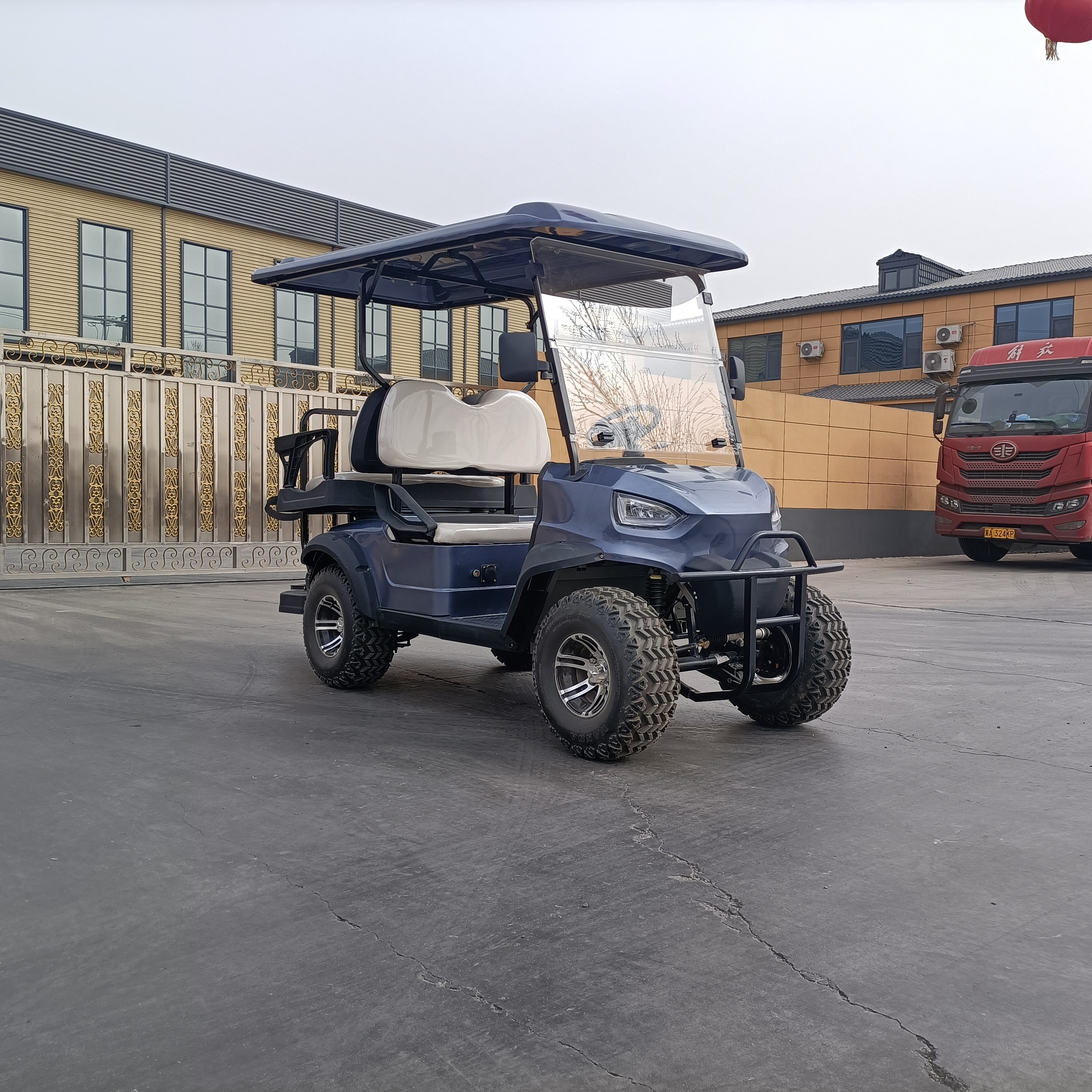 Custom 4 Wheel Drive Golf Carts 4 Seater Electric Golf Car