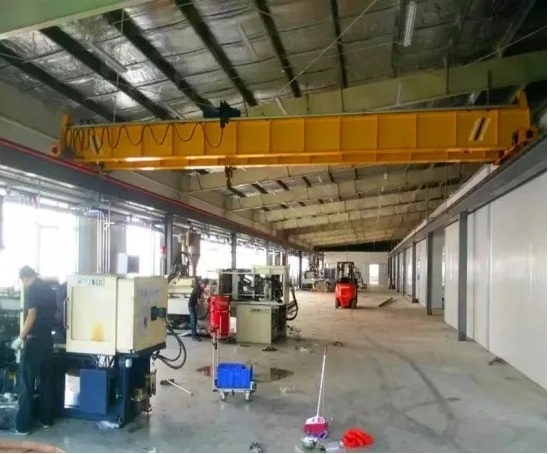 Magnet Bridge Crane with Electromagnetic Carrier Beam in Vertical