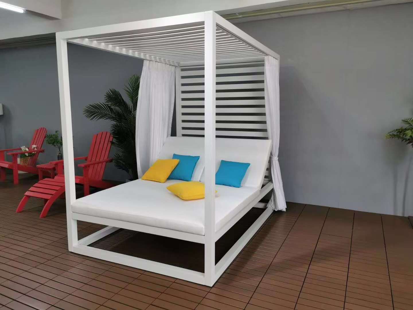 Aluminium Metal Gazebo Sun Loungers and Cana Cabana Daybed with Cushion for Beach and Hotel Use for Pool and Garden Furniture