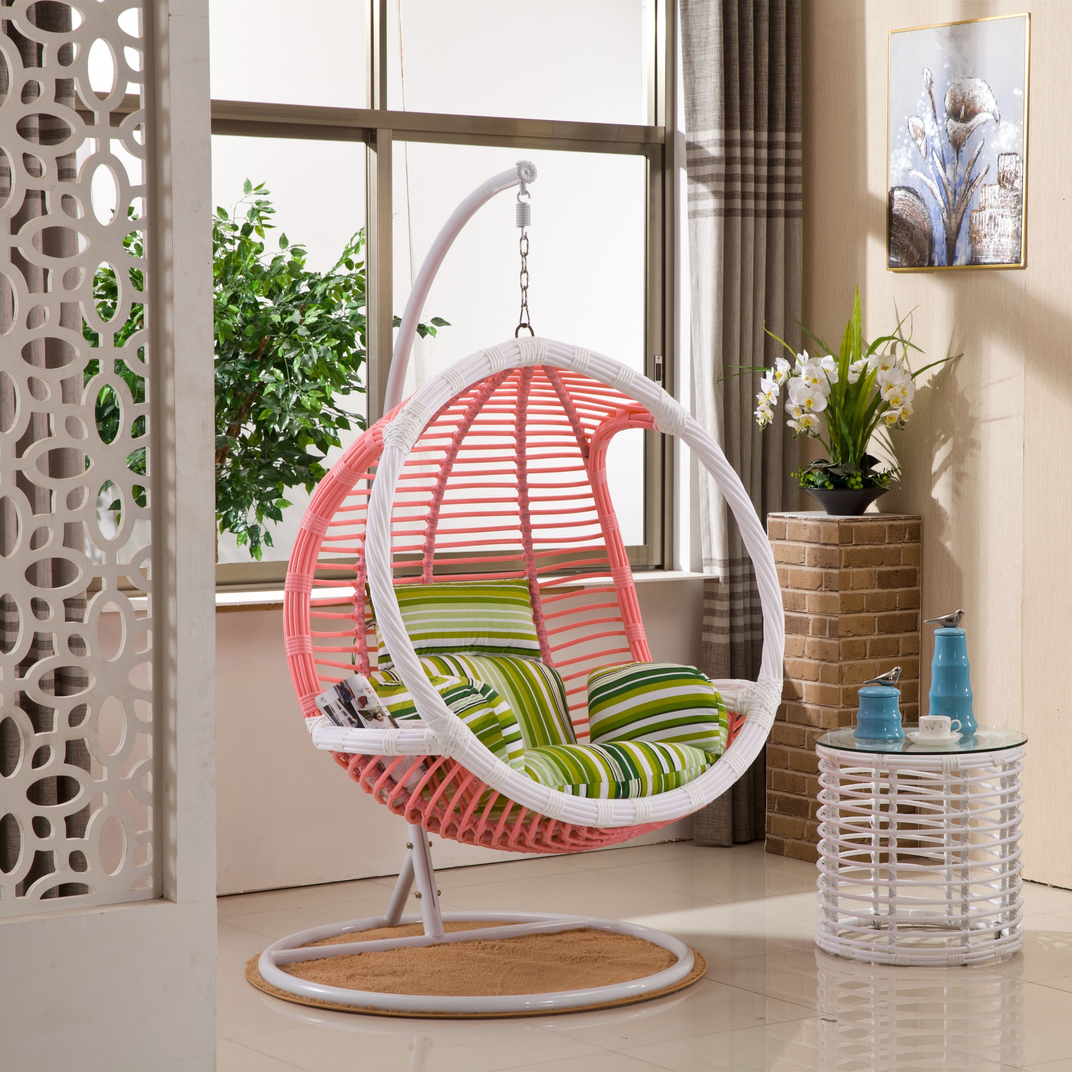 High Quality White Rattan Egg Swing Hanging Chair Popular Leisure Wicker Chair for Outdoor Beach Park Furniture Sun Loungers