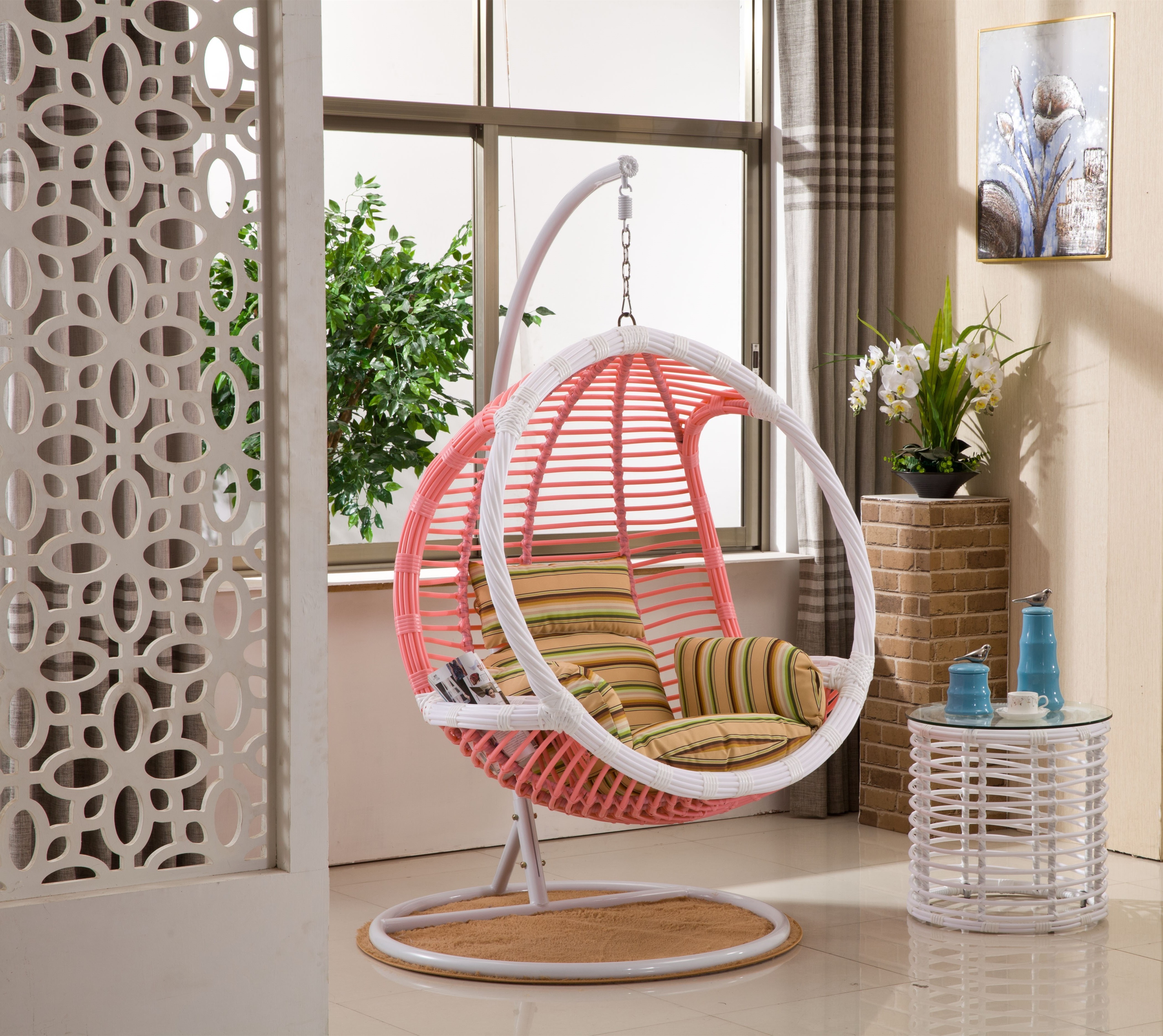 High Quality White Rattan Egg Swing Hanging Chair Popular Leisure Wicker Chair for Outdoor Beach Park Furniture Sun Loungers