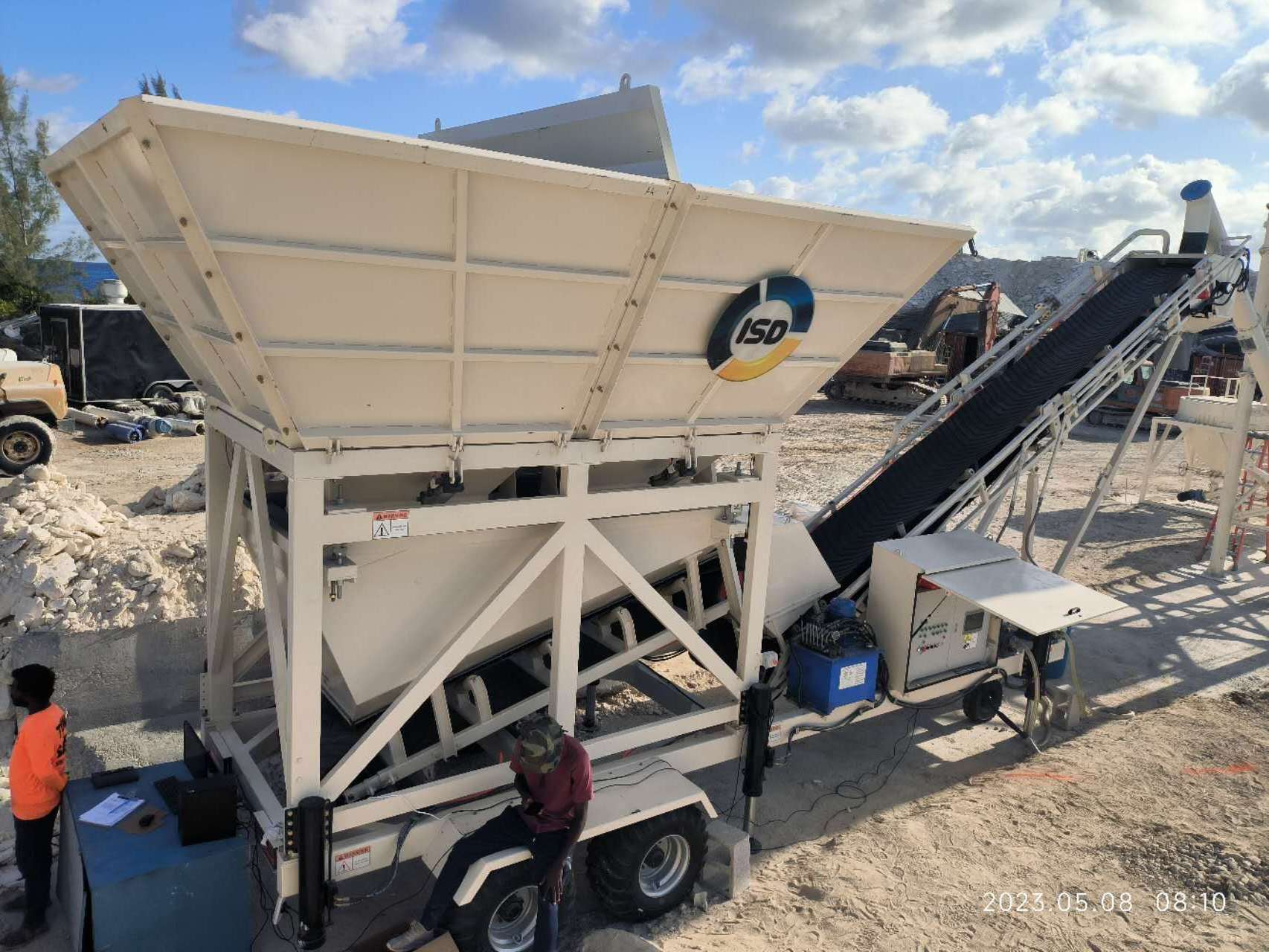 Portable aggregate batching bin gravel sand stone aggregate mobile storage batcher