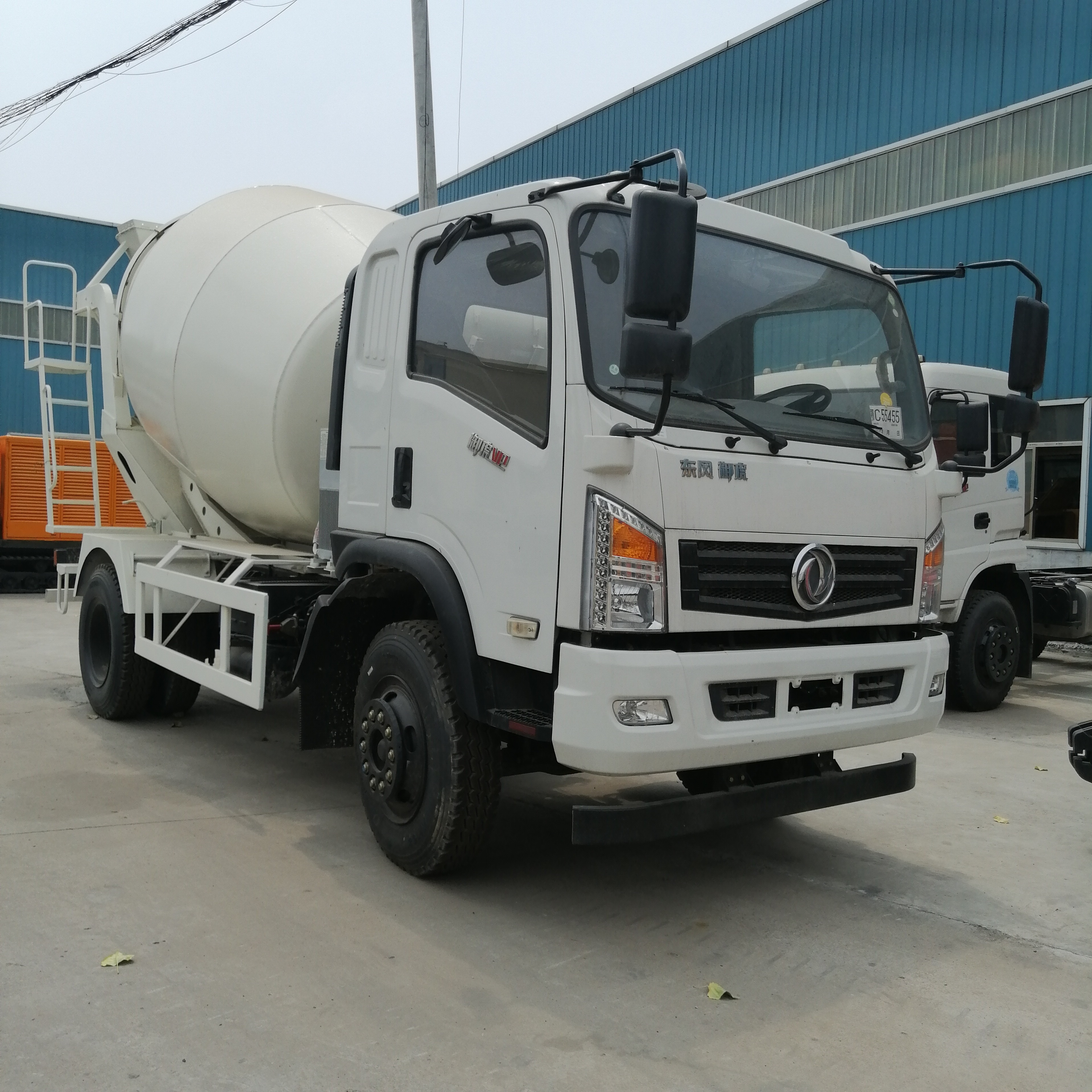 6m3 Right Rudder Concrete Mixer Truck