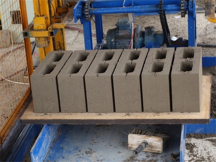 Wholesale Price of QT6-15 fully automatic cement block Brick Making Machine in Ghana