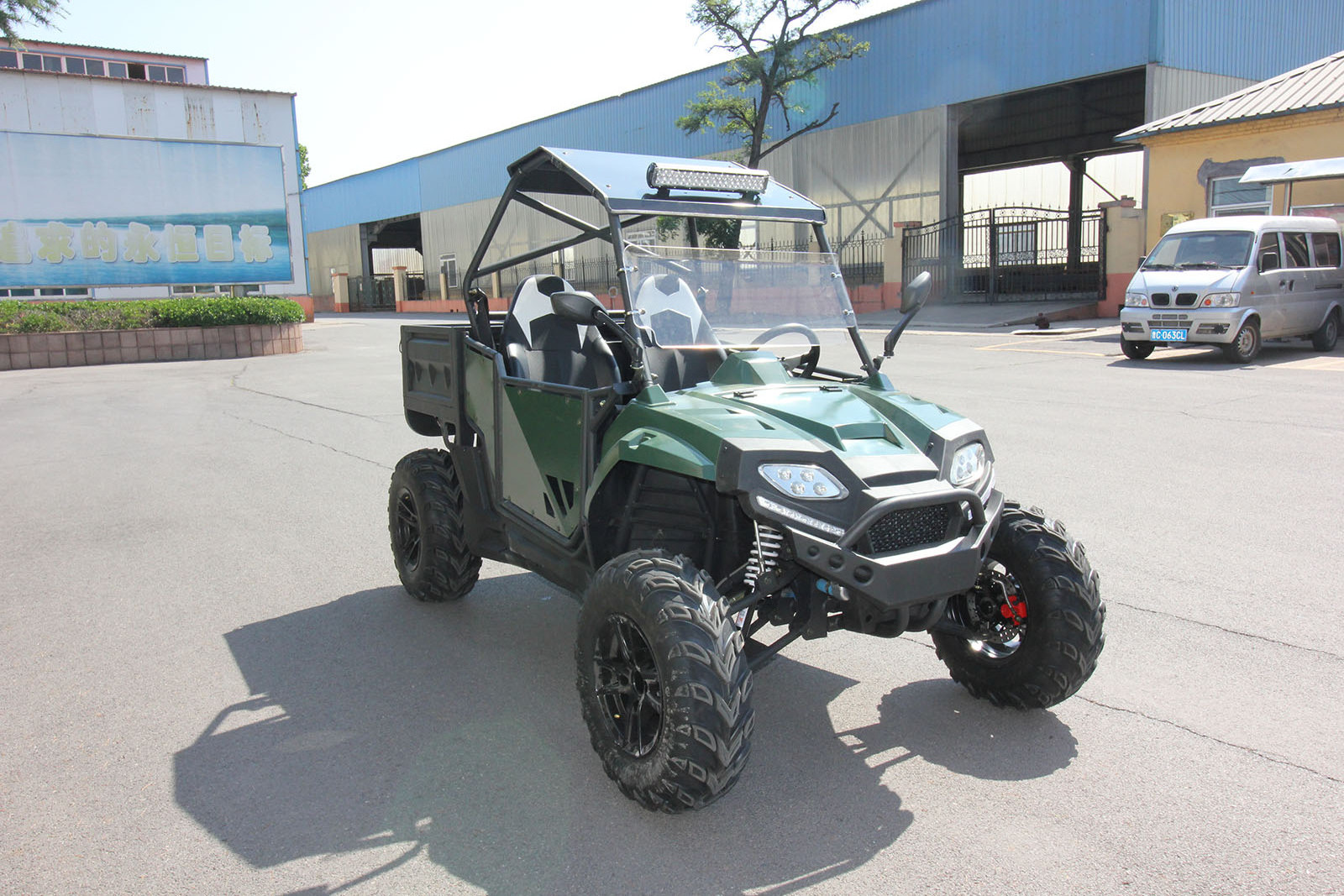 Fangpower adult 4x4 UTV with dump bed for farming and hunting