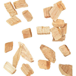 Wood chips peeled acacia meet quality standards for pulp production paper production