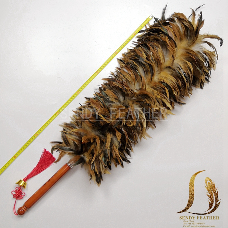 Wholesale high quality Long Wooden Handle Natural  Rooster Coque Saddle Feather Duster For Home Cleaning