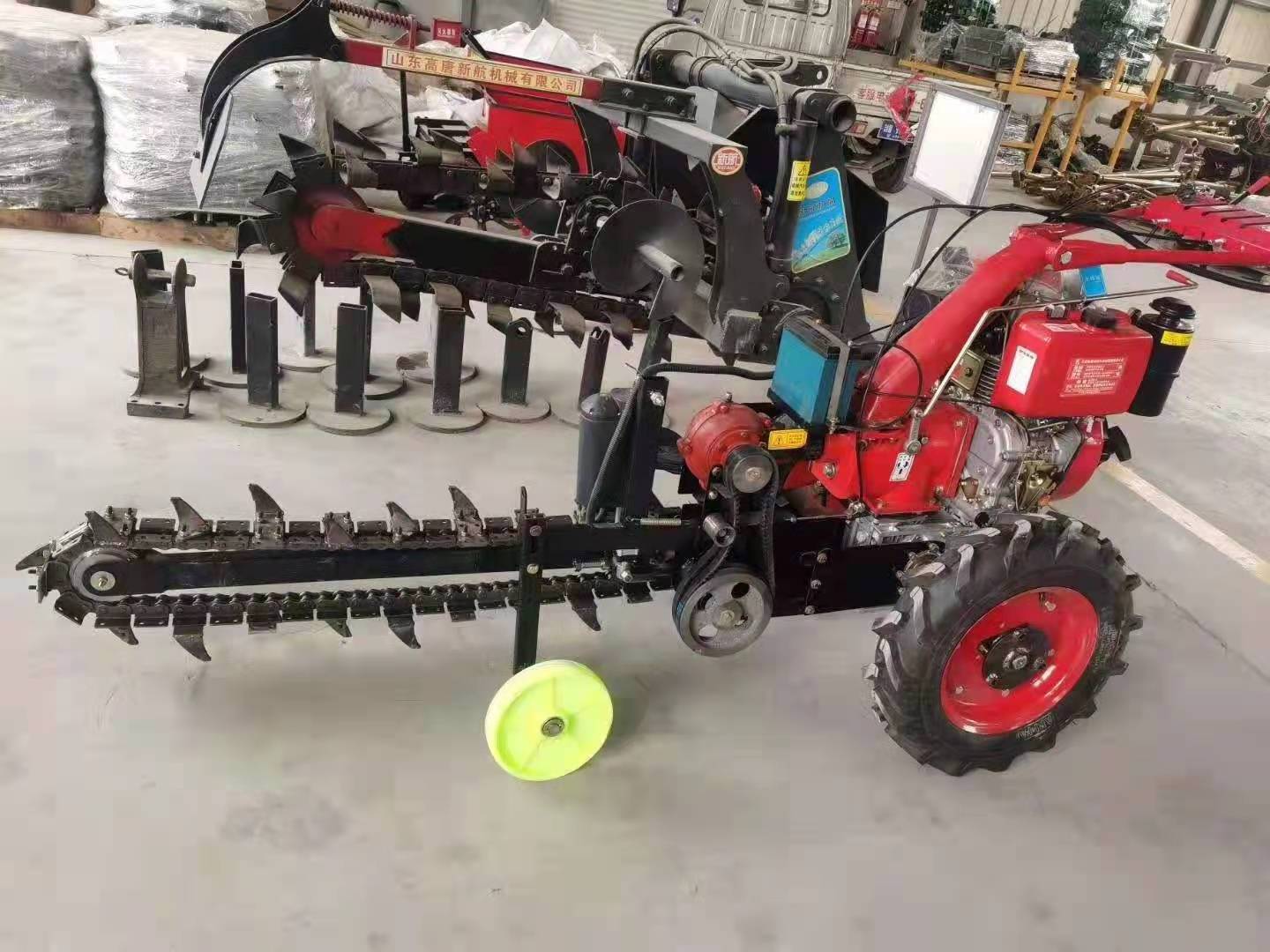 Safe and reliable chain Saw Ditching Trenching Machine Farm Trencher