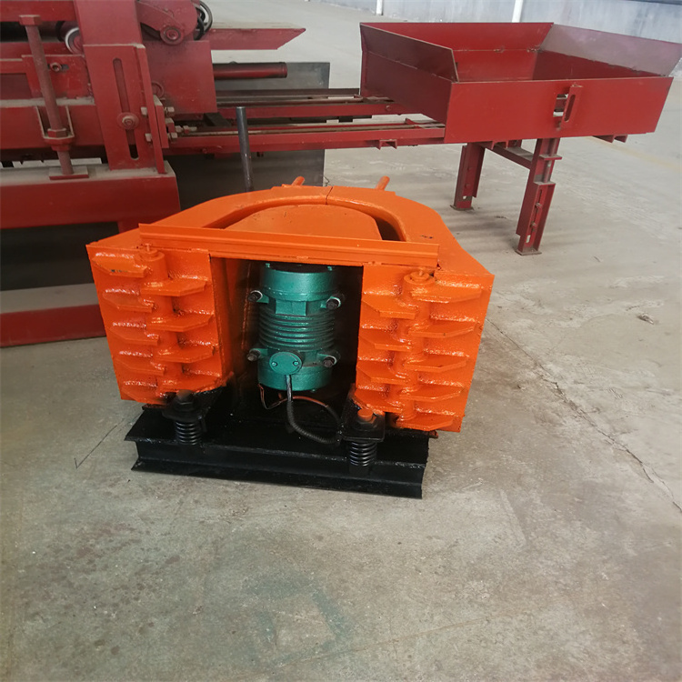 Sell Well New Type Mobile Water Conservancy U-Shaped Groove Forming Concrete Block Making Machine