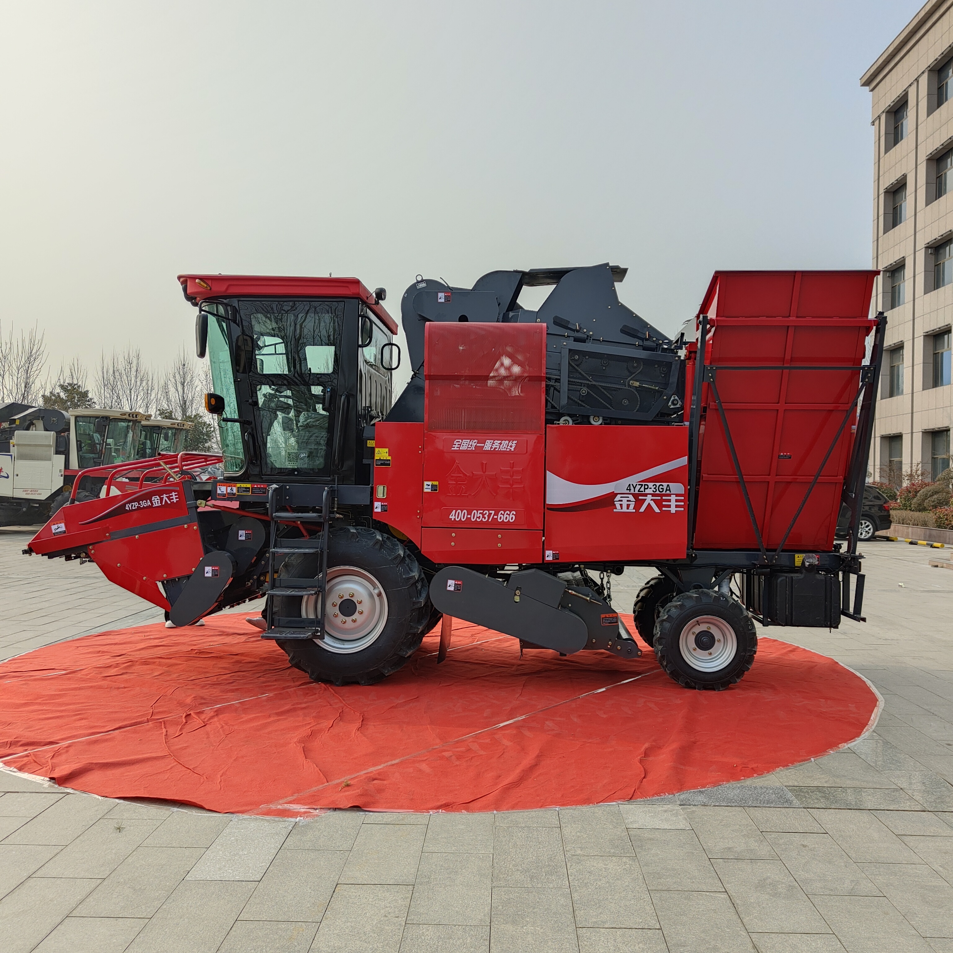 Wholesale Small maize Corn Combine Harvester Machine best maize Picker Harvester Price