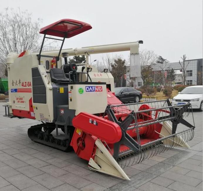 China cheaper price paddy harvester mini rice reaper crawler rice combine Harvester hot sale