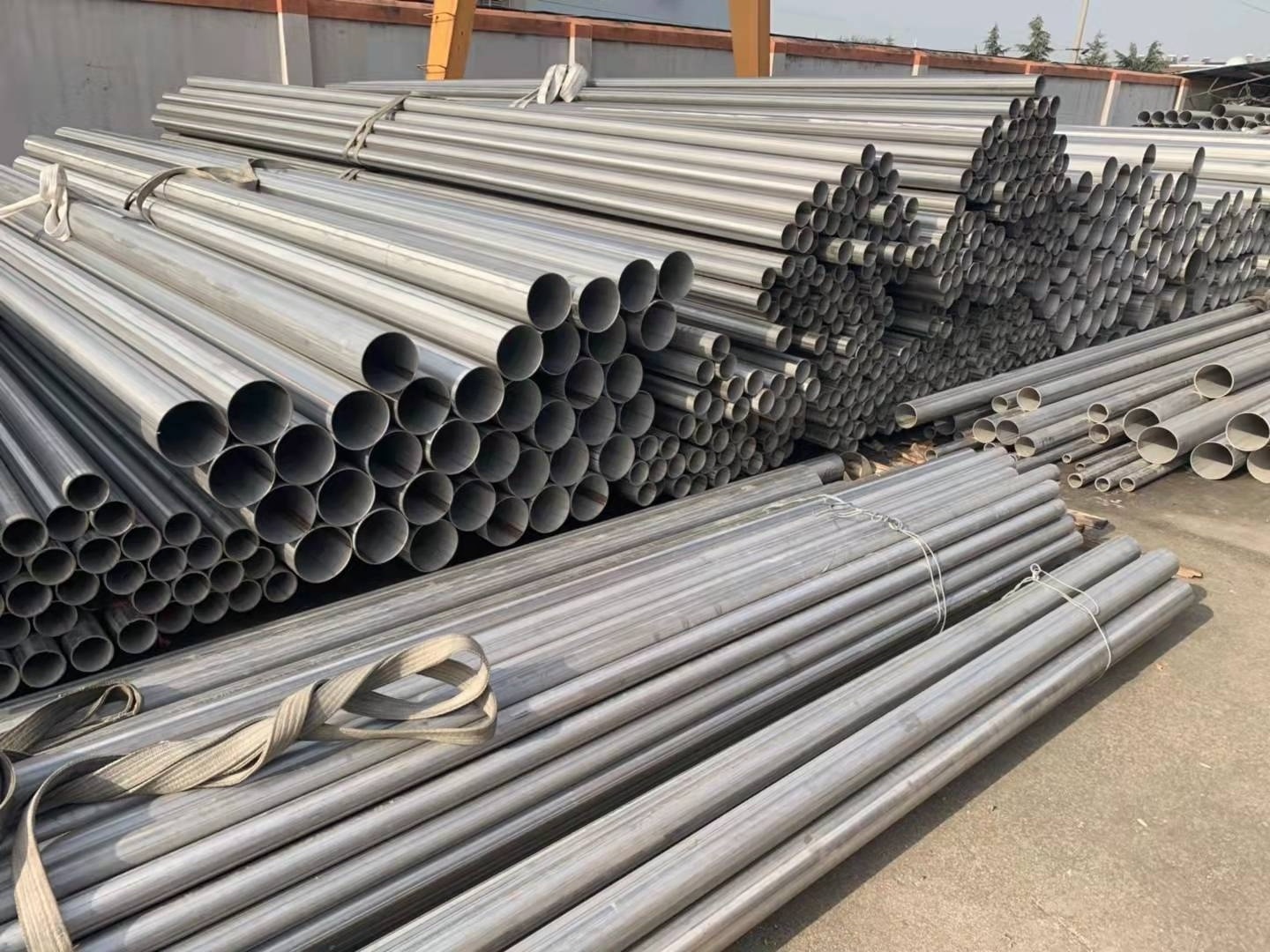 Pre Galvanized Steel Pipe Scaffolding Greenhouse Round Cold Rolled Gi Steel Pipe For Construction