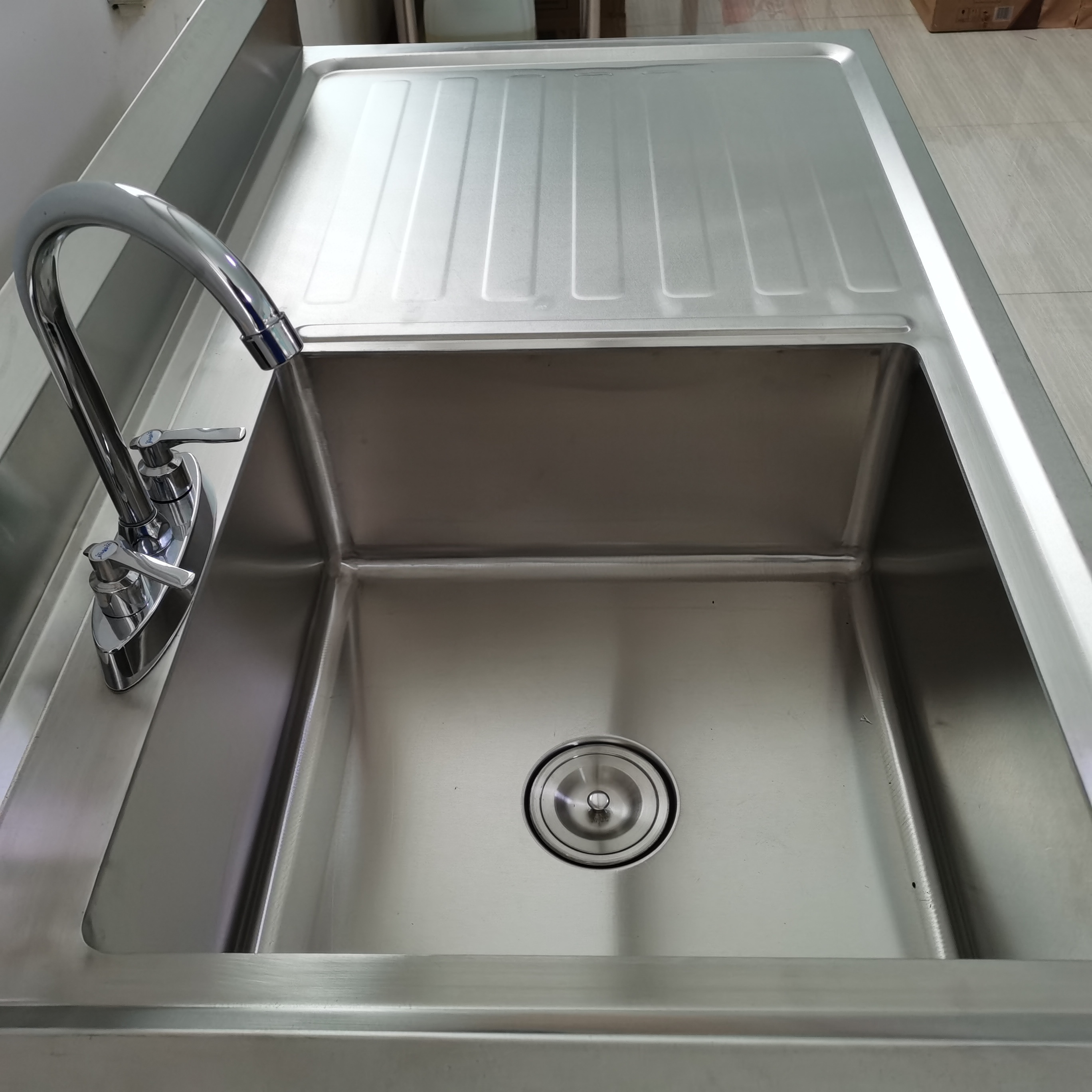 stainless steel commercial kitchen single sink bench with under shelf kichen equipment factory washing sink with drainboard