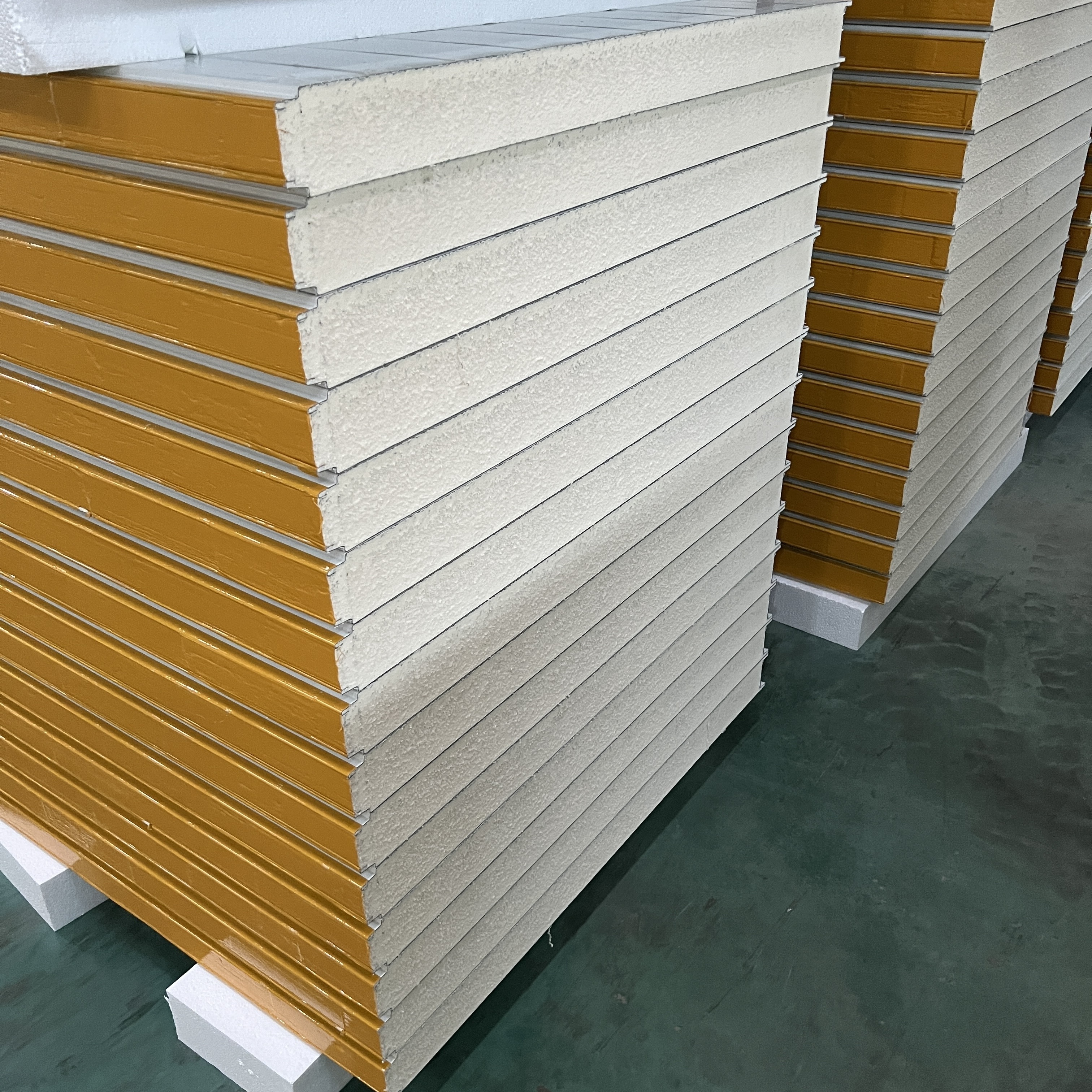 Top Rated PU/PIR Foam Fireproof Insulated Sandwich Panels For Wall And Roof