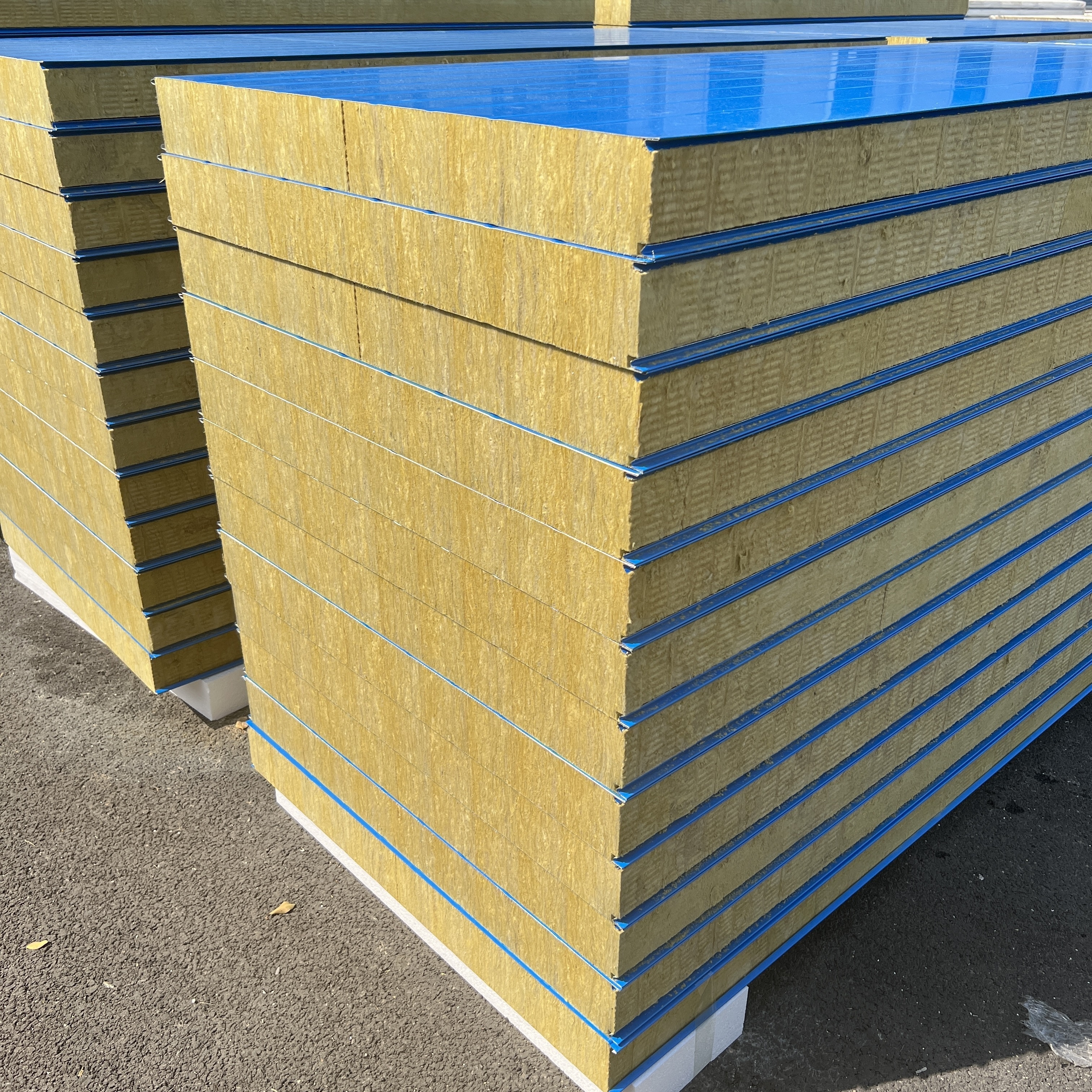 Insulated And Fireproof Rock Wool Sandwich Panel Price