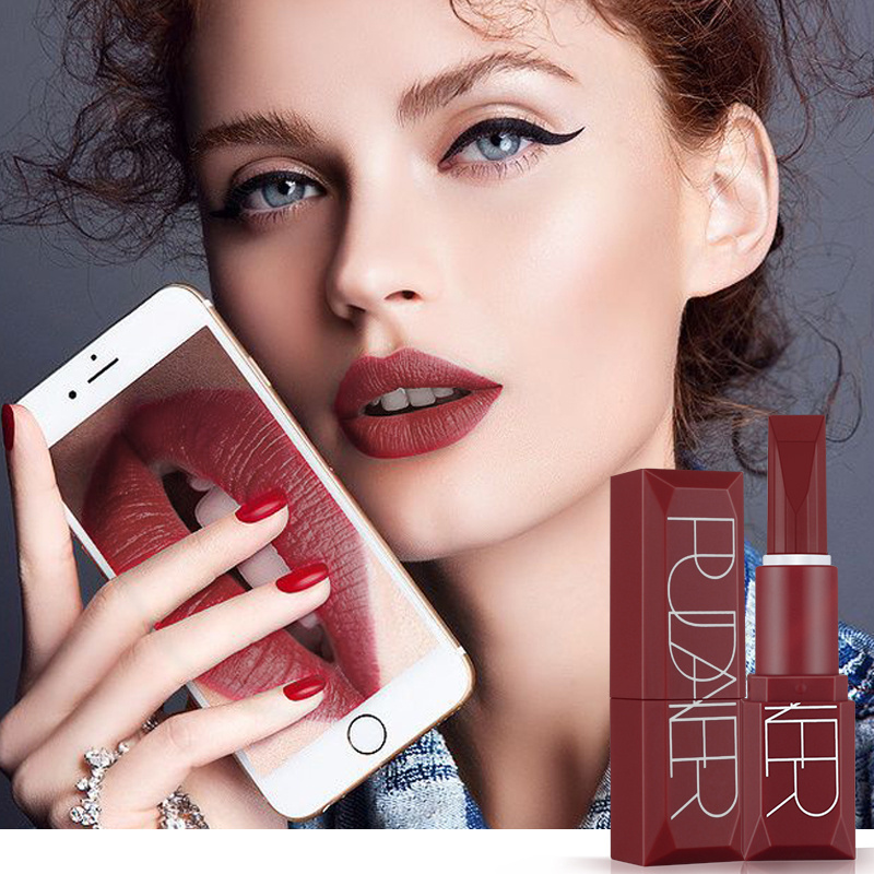 The New Chinese  Custom Logo Cheap Wow  Gloss  Kit Waterproof Long Lasting Cream Crown Matte Mat Lipsticks