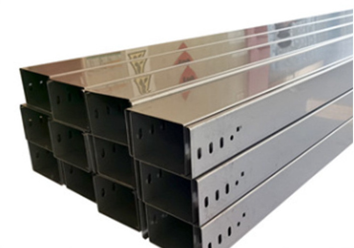 Outdoor Stainless Steel 316 304 Cable Trunking 100*50mm 200*50mm Hot Dip Galvanized Perforated Cable Trays