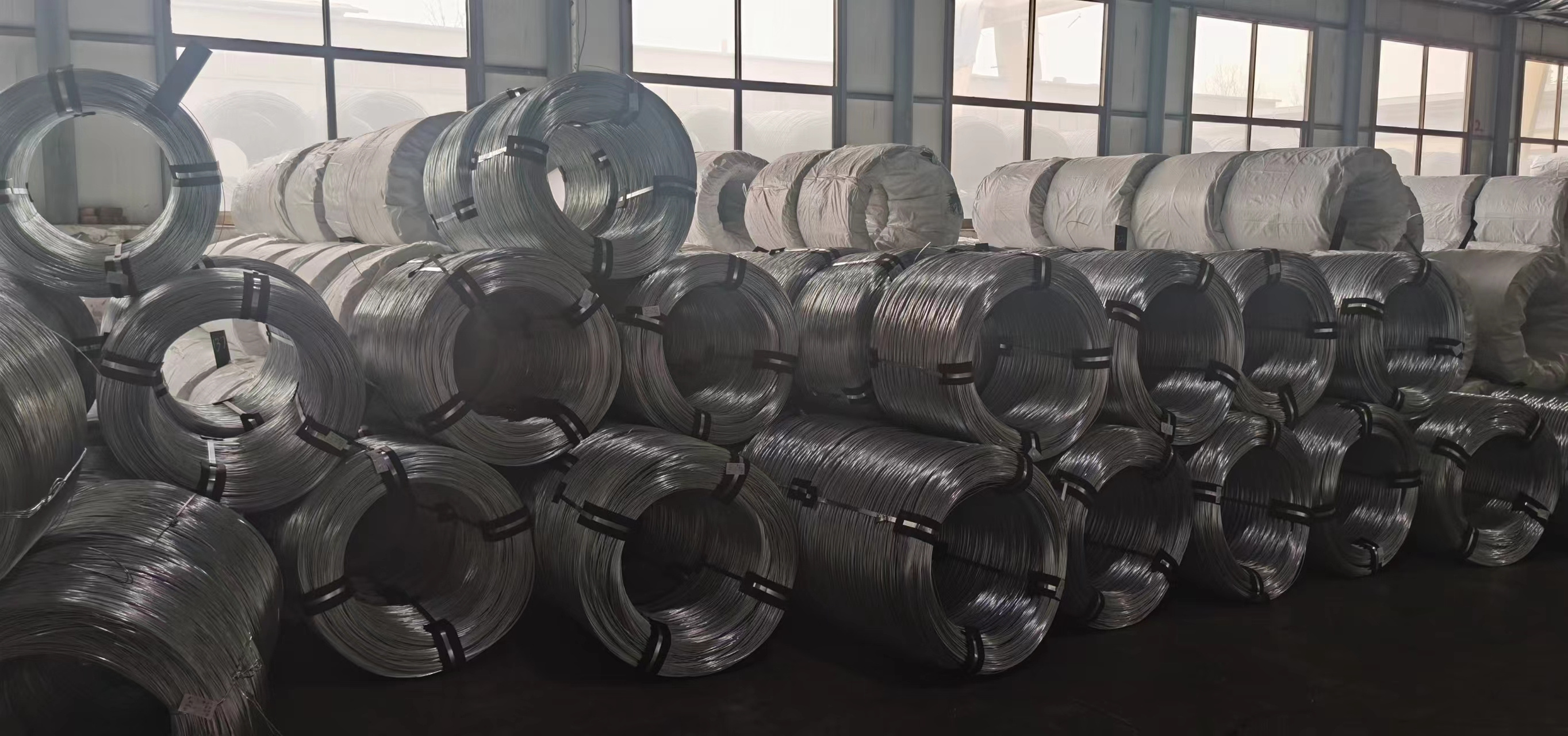 Hot-Sell 30m/roll Galvanized Corrosion-Resistant Welding Mesh Plain Weave with Punching Cutting Bending Services for Farms