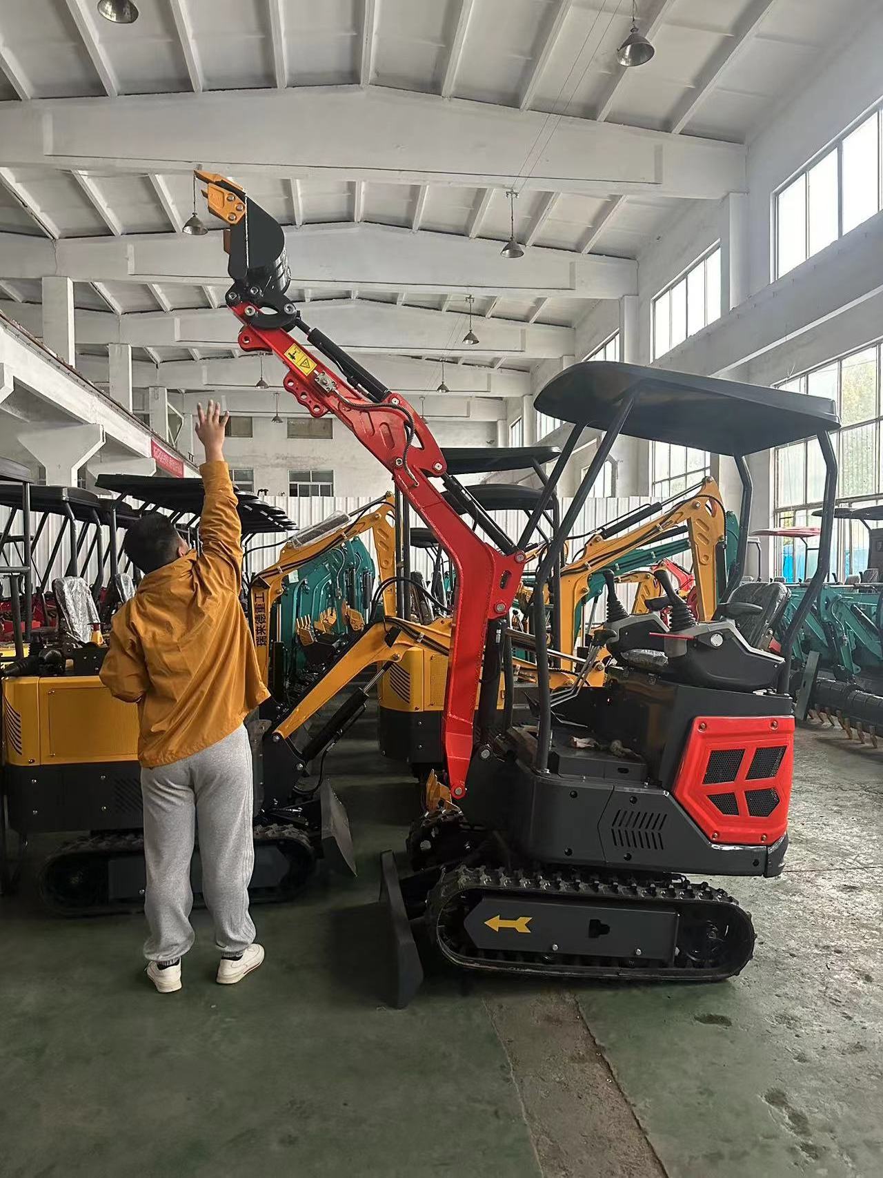 1.5 ton crawler small digger CE/EPA/EURO 5 mini excavator price for sales